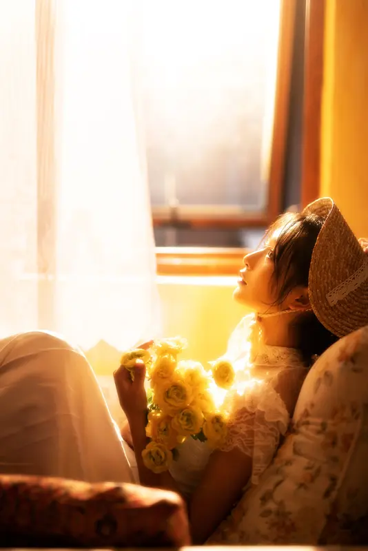 [艺图语] 2022.06.10 秋意渐浓 奶文文 - 艺图语